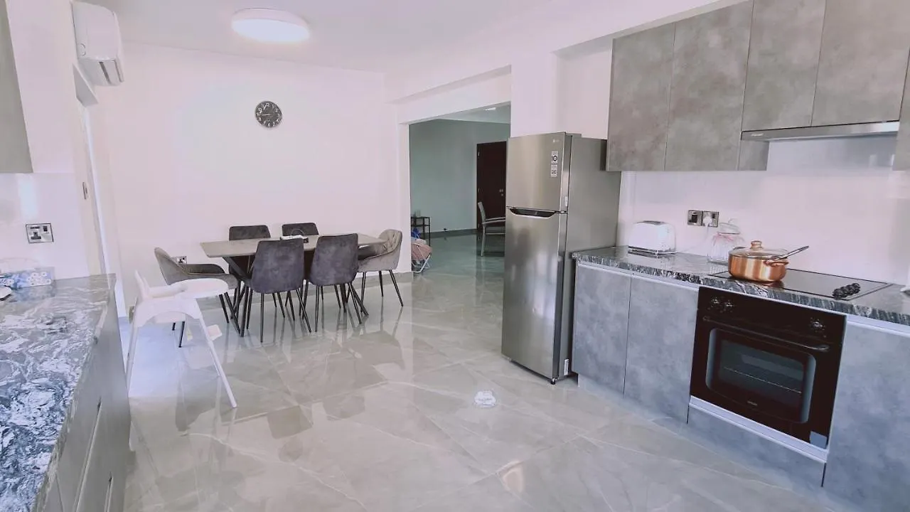 Stay Centro Apartment Larnaca
